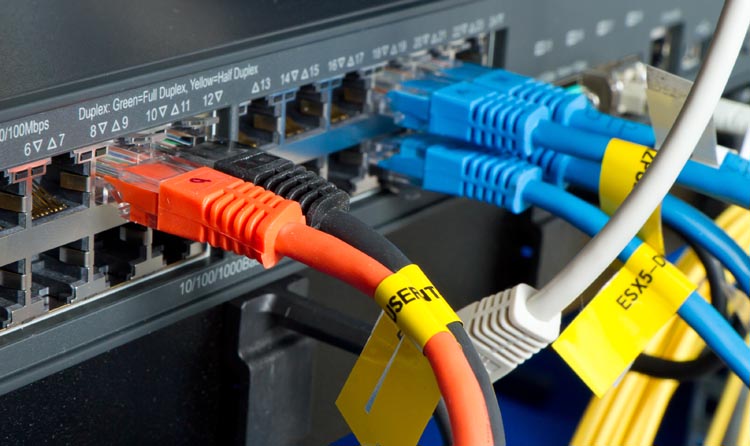 Server management for businesses Greater Montreal